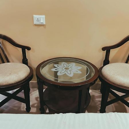 Hotel S L E Residency Varanasi Eksteriør billede