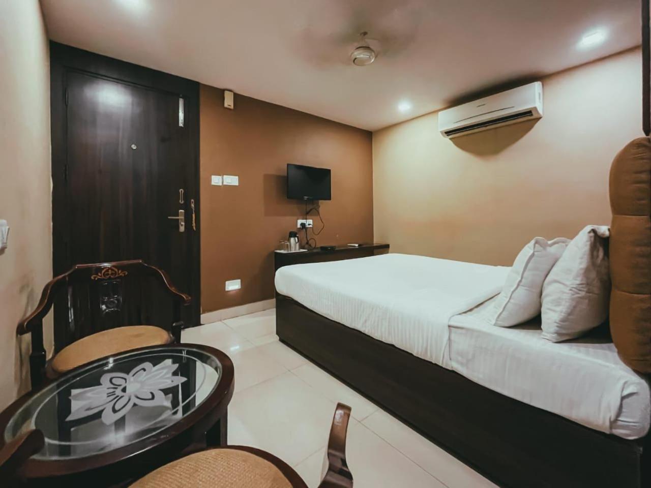 Hotel S L E Residency Varanasi Eksteriør billede