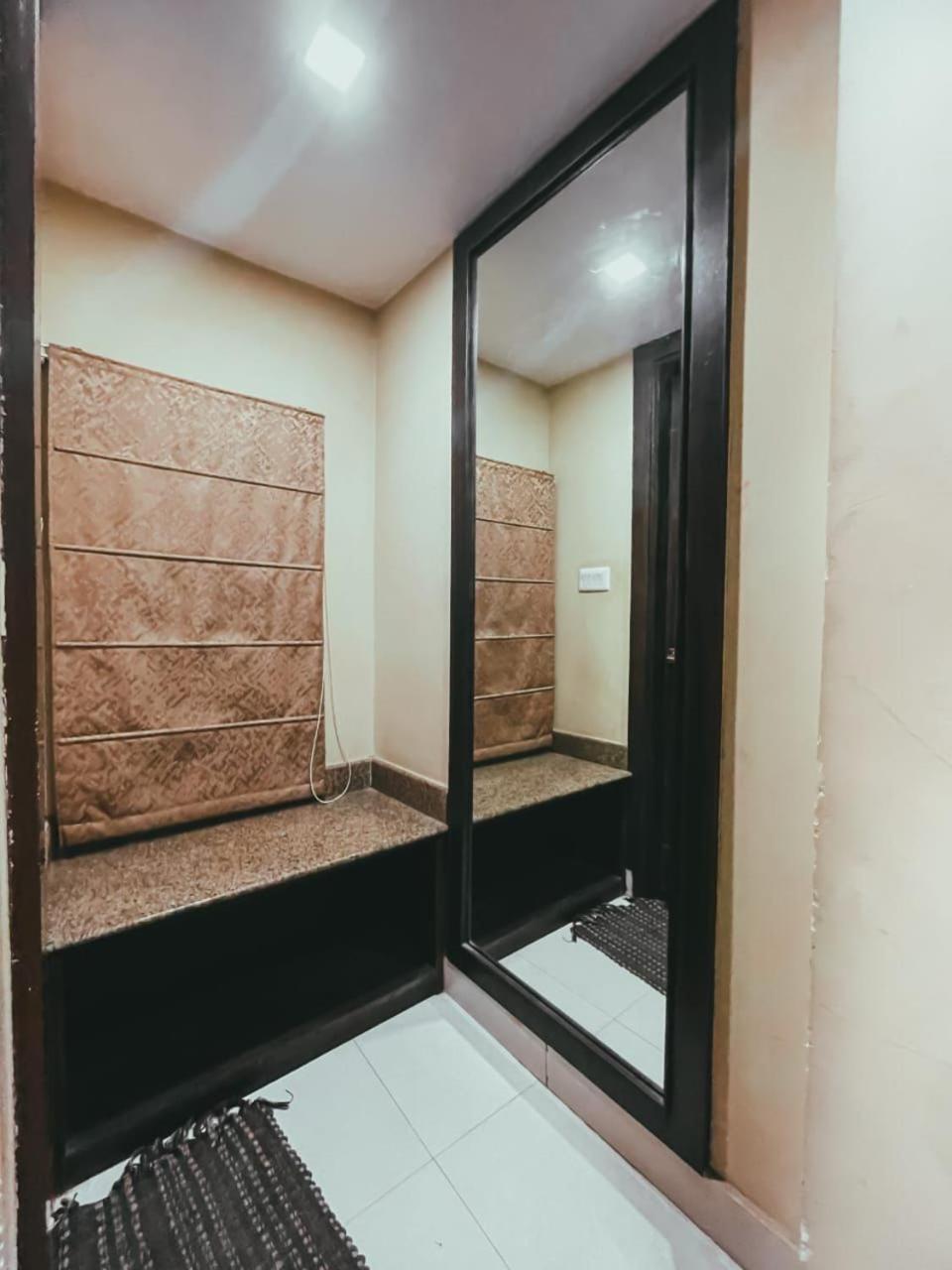 Hotel S L E Residency Varanasi Eksteriør billede