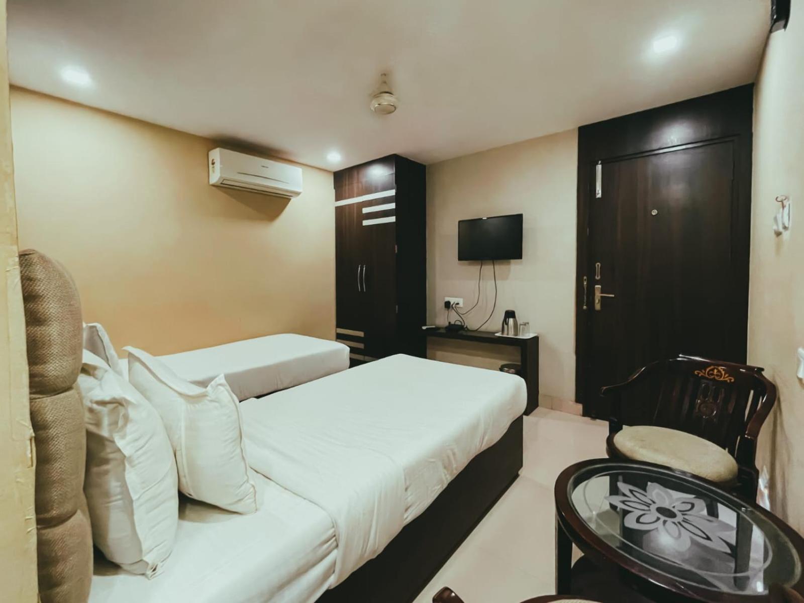 Hotel S L E Residency Varanasi Eksteriør billede