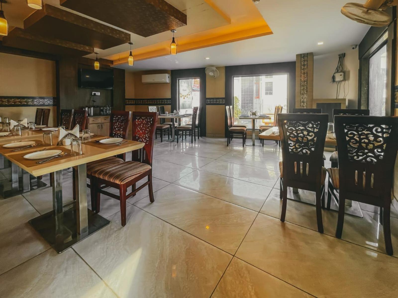 Hotel S L E Residency Varanasi Eksteriør billede