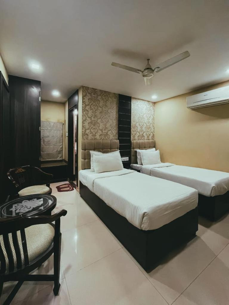 Hotel S L E Residency Varanasi Eksteriør billede