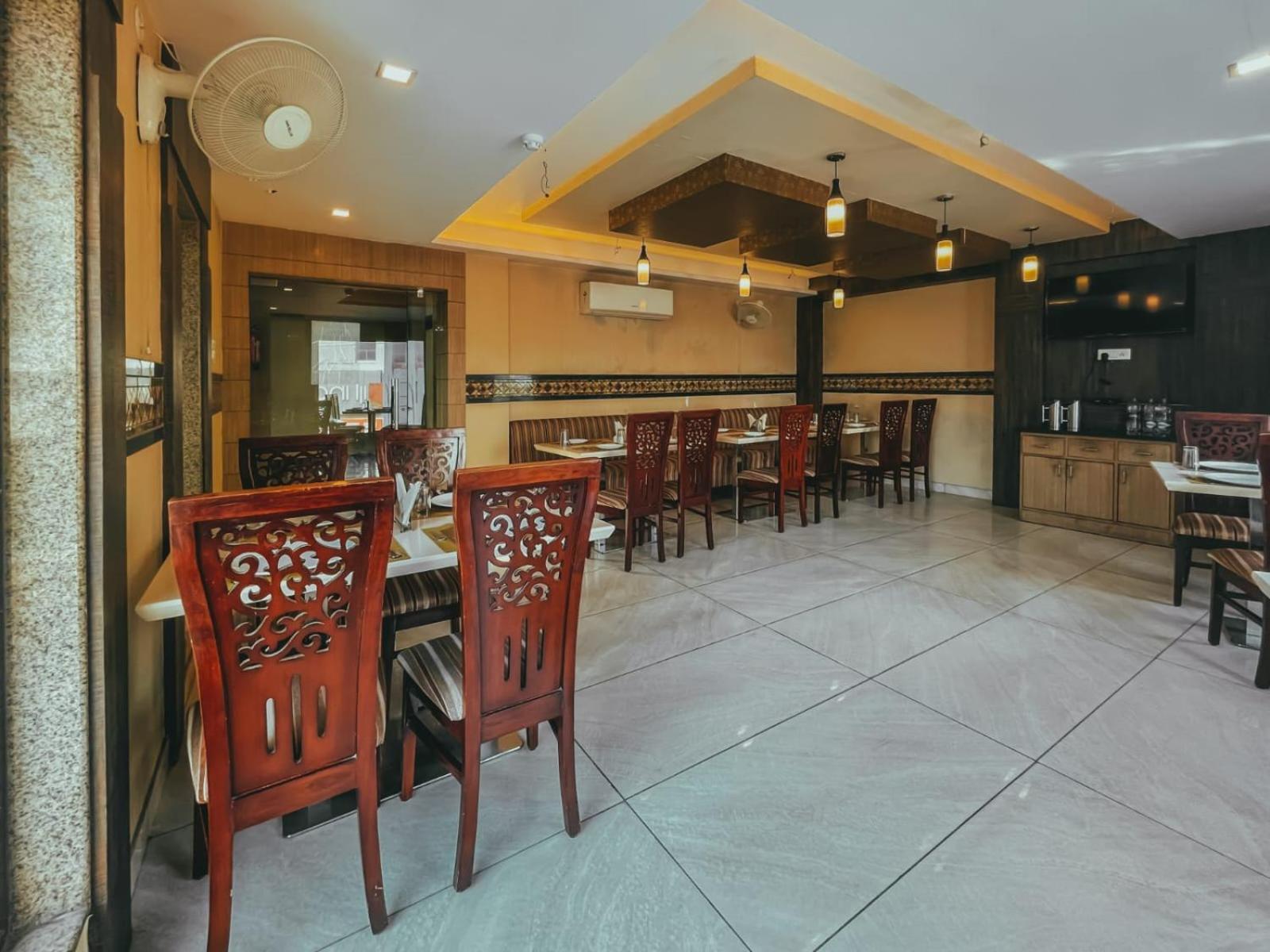 Hotel S L E Residency Varanasi Eksteriør billede