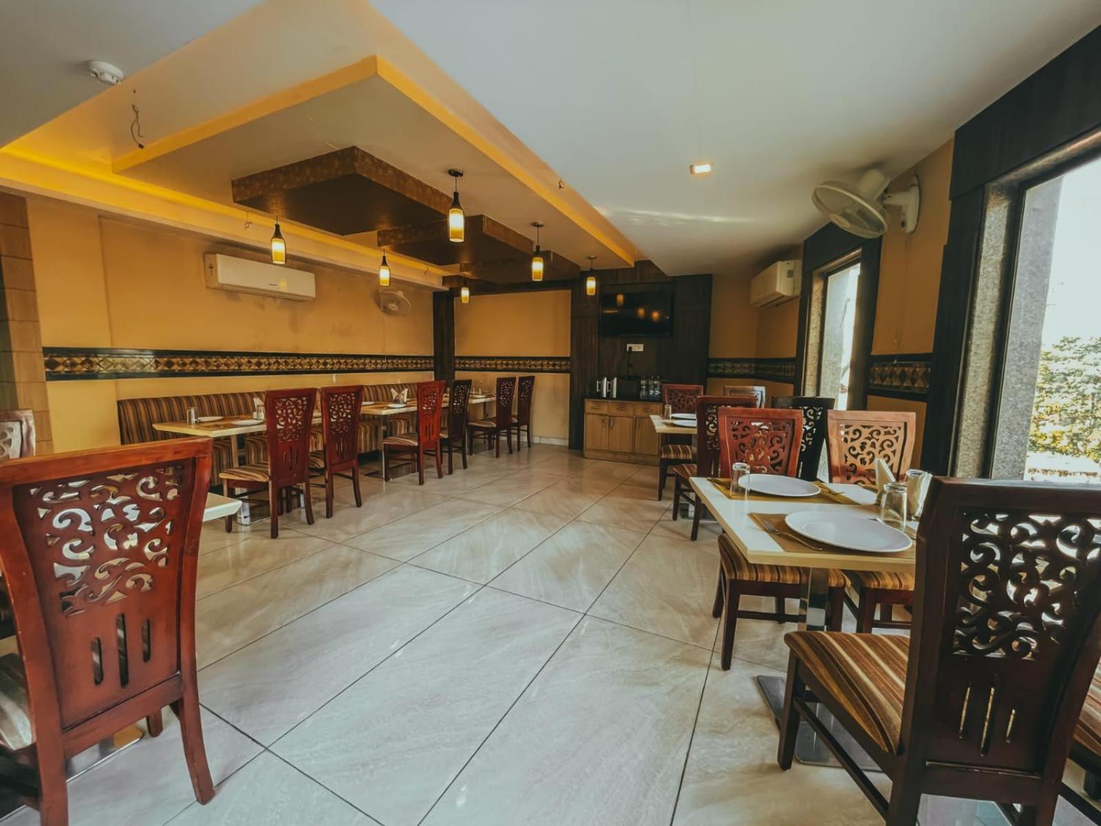 Hotel S L E Residency Varanasi Eksteriør billede