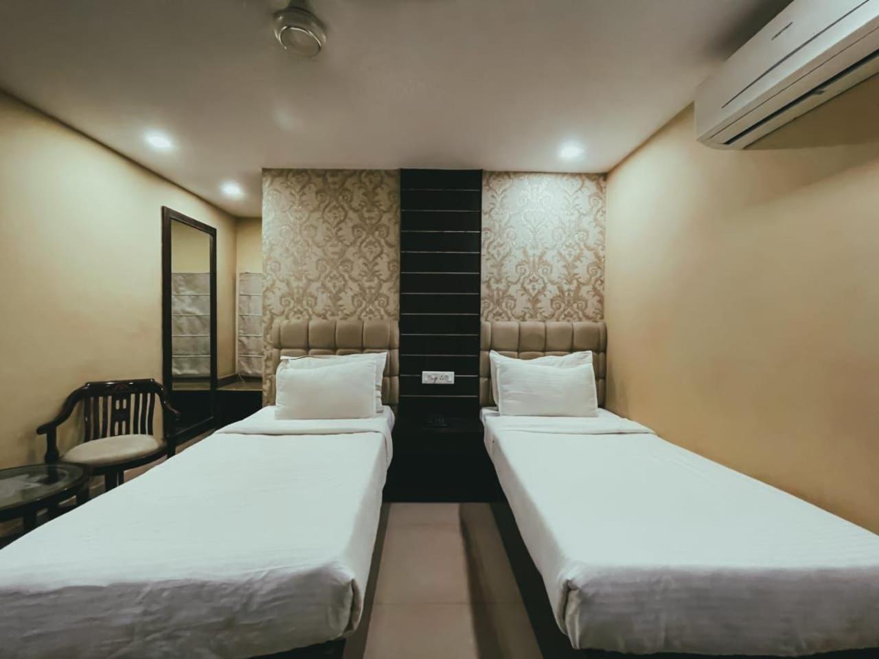 Hotel S L E Residency Varanasi Eksteriør billede
