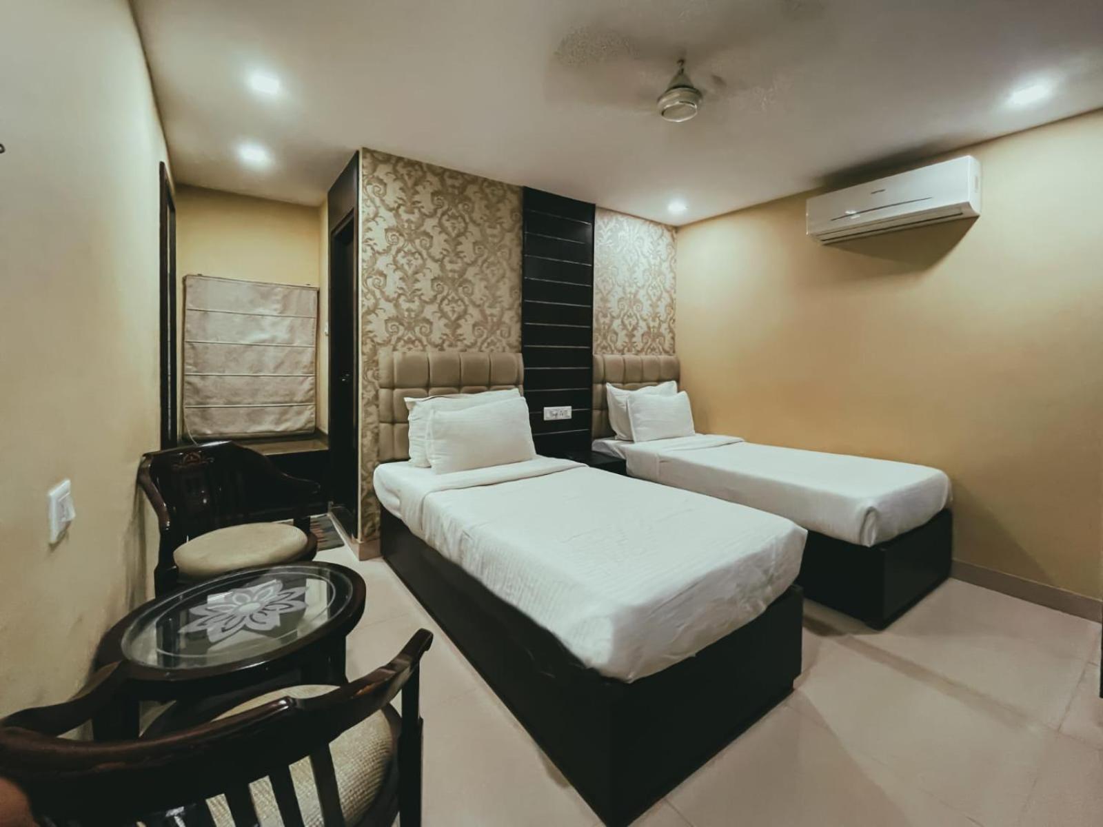 Hotel S L E Residency Varanasi Eksteriør billede