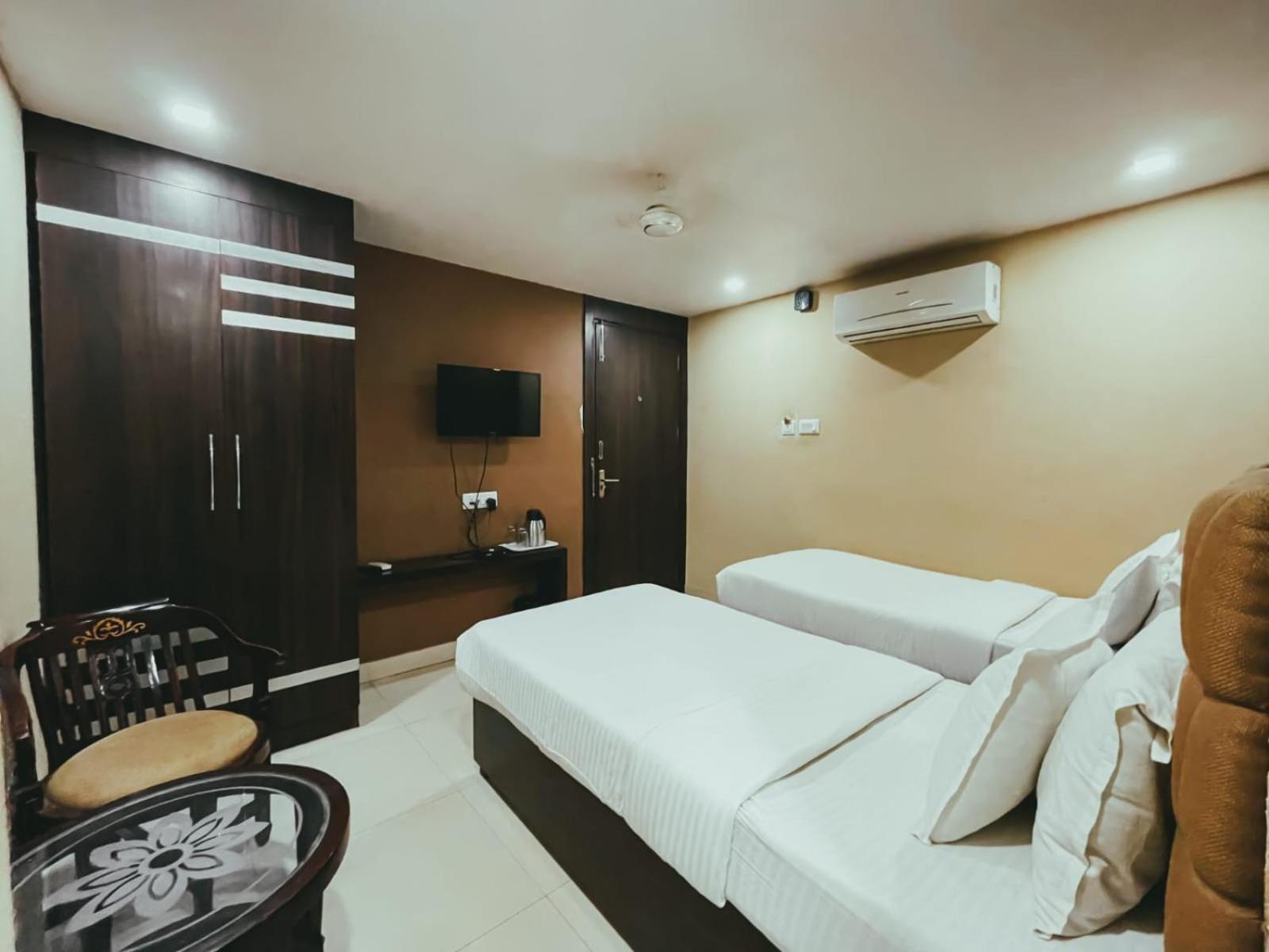 Hotel S L E Residency Varanasi Eksteriør billede