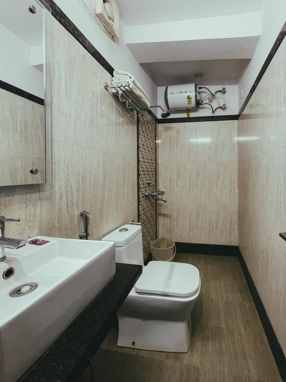 Hotel S L E Residency Varanasi Eksteriør billede