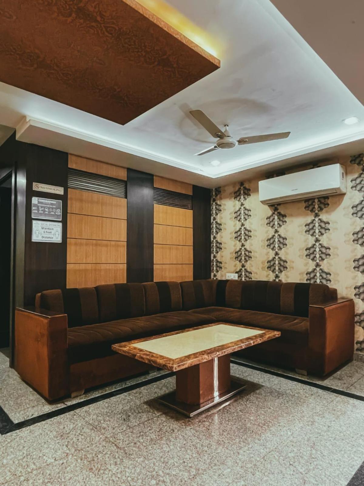 Hotel S L E Residency Varanasi Eksteriør billede